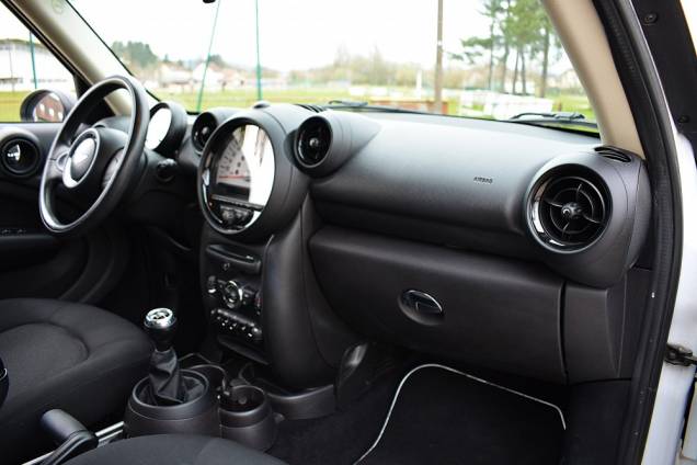 MINI COUNTRYMAN ONE 1.4 I 98 CV / CARNET D'ENTRETIEN COMPLET 16