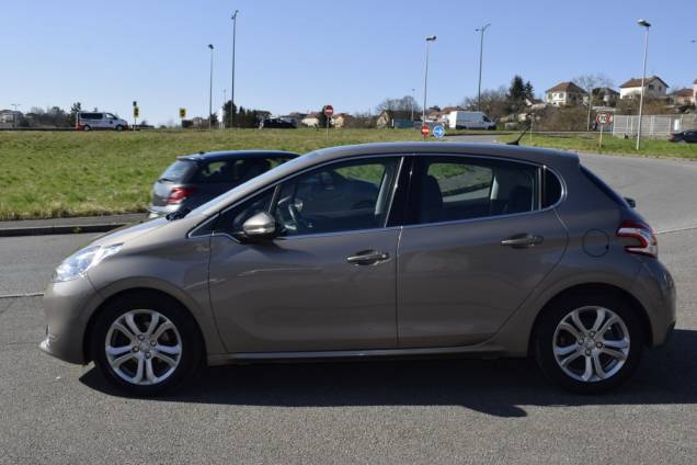 PEUGEOT 208 ALLURE VTI 82 CV BVM 1