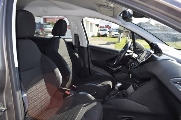 PEUGEOT 208 ALLURE VTI 82 CV BVM 15