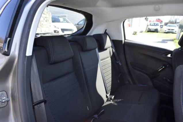 PEUGEOT 208 ALLURE VTI 82 CV BVM 16