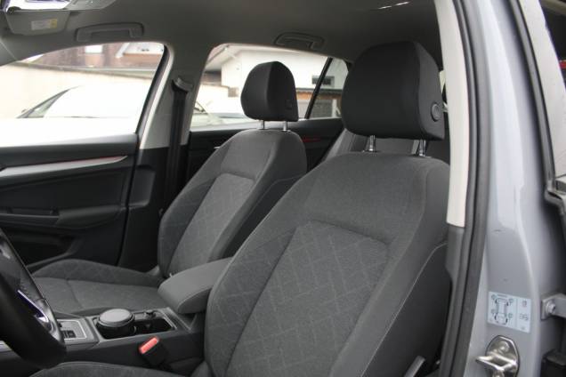 VOLKSWAGEN GOLF 8 LIFE 1ST 2.0 TDI 150 CV DSG7  11
