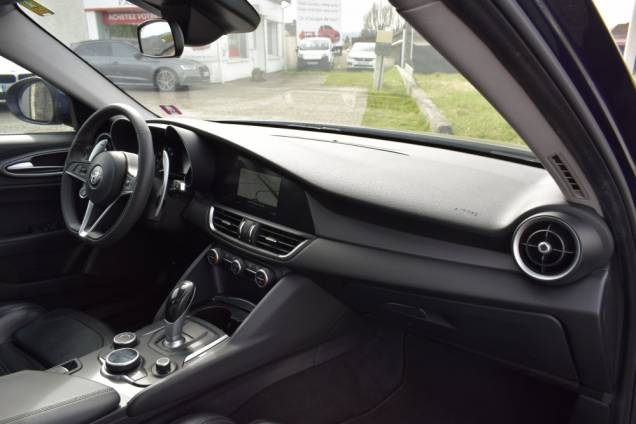 ALFA ROMEO GIULIA VELOCE 280 CV AT8 Q4 11
