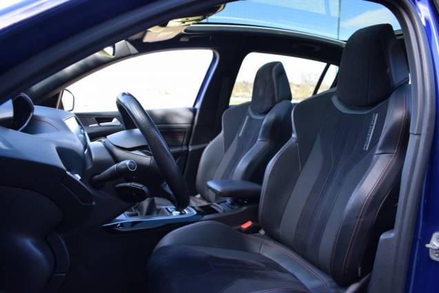 PEUGEOT 308 GTI BY PEUGEOT SPORT 270 CV BV6 11