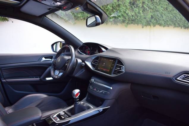 PEUGEOT 308 GTI BY PEUGEOT SPORT 270 CV BV6 14