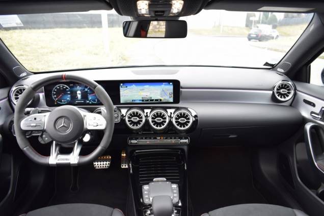 MERCEDES A45 S AMG 421 CV 4MATIC+  11