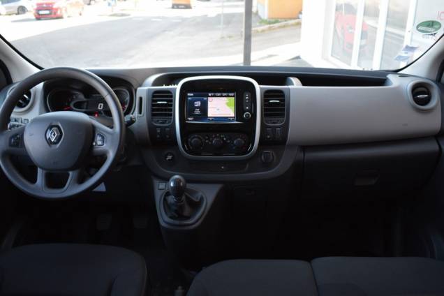 RENAULT TRAFIC COMBI L2 ZEN 1.6 DCI 125 CV / 74850 KMS / 1ere MAIN / SUIVI COMPLET RENAULT / 9 PLACES 11