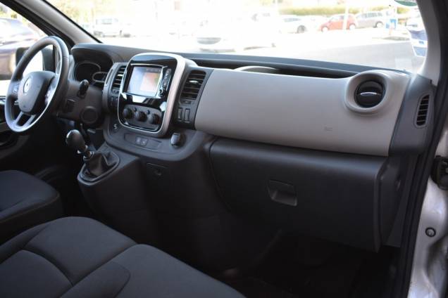 RENAULT TRAFIC COMBI L2 ZEN 1.6 DCI 125 CV / 74850 KMS / 1ere MAIN / SUIVI COMPLET RENAULT / 9 PLACES 19