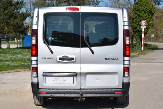 RENAULT TRAFIC COMBI L2 ZEN 1.6 DCI 125 CV / 74850 KMS / 1ere MAIN / SUIVI COMPLET RENAULT / 9 PLACES 8