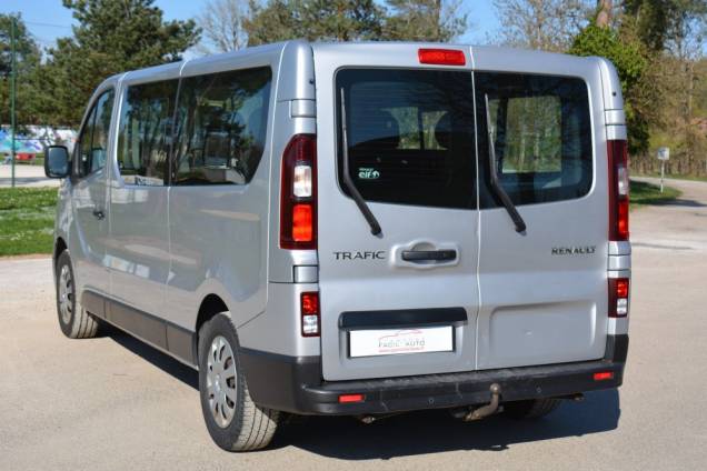RENAULT TRAFIC COMBI L2 ZEN 1.6 DCI 125 CV / 74850 KMS / 1ere MAIN / SUIVI COMPLET RENAULT / 9 PLACES 4