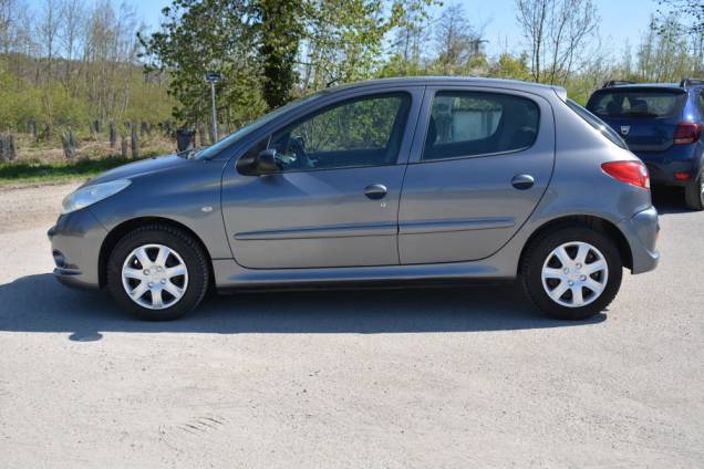 PEUGEOT 206+ 1.1 TRENDY 5 PORTES / 84500 KMS / CLIMATISATION 7