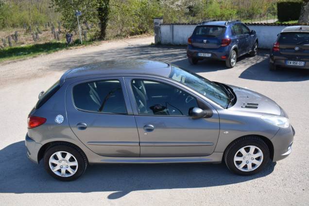 PEUGEOT 206+ 1.1 TRENDY 5 PORTES / 84500 KMS / CLIMATISATION 10