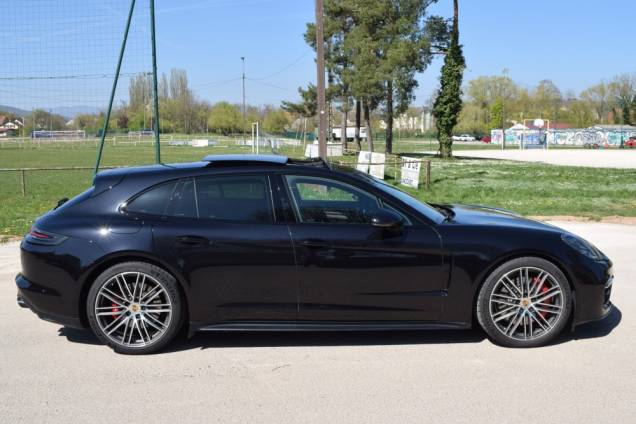 PORSCHE PANAMERA SPORT TURISMO GTS 4.0 V8 460 CV 5