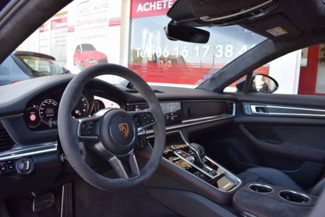 PORSCHE PANAMERA SPORT TURISMO GTS 4.0 V8 460 CV 11