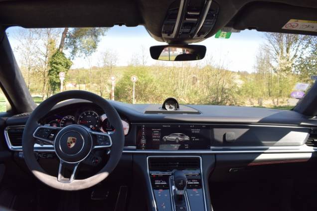 PORSCHE PANAMERA SPORT TURISMO GTS 4.0 V8 460 CV 9