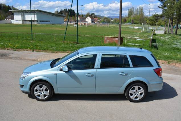 OPEL ASTRA BREAK 1.6 115 CV / 1ère MAIN / 25900 KMS / SUIVI COMPLET / CROCHET D'ATTELAGE  8
