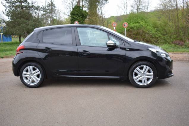PEUGEOT 208 STYLE 1.2 82 CV 5 PORTES / 51900 KMS 9
