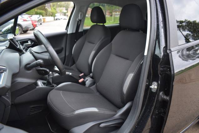 PEUGEOT 208 STYLE 1.2 82 CV 5 PORTES / 51900 KMS 11