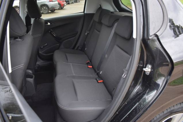 PEUGEOT 208 STYLE 1.2 82 CV 5 PORTES / 51900 KMS 13