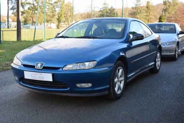 LOT DE DEUX PEUGEOT 406 COUPE V6  4
