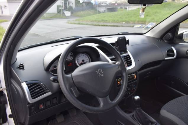PEUGEOT 206 + 1.4 75CV BVM 5 PORTES CLIM 9