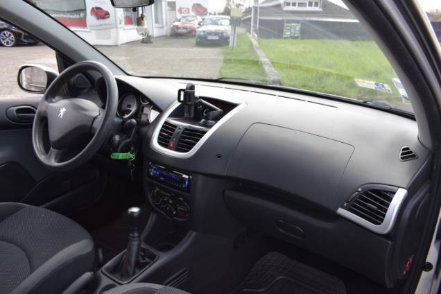 PEUGEOT 206 + 1.4 75CV BVM 5 PORTES CLIM 14