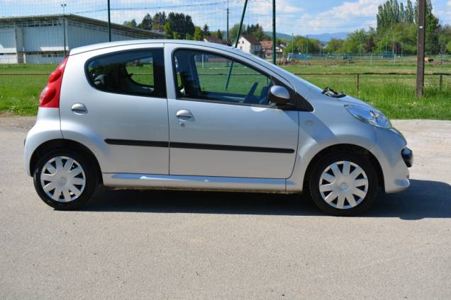 PEUGEOT 107 5 PORTES 1.0 68 CV / BOITE AUTOMATIQUE / CLIMATISATION 9