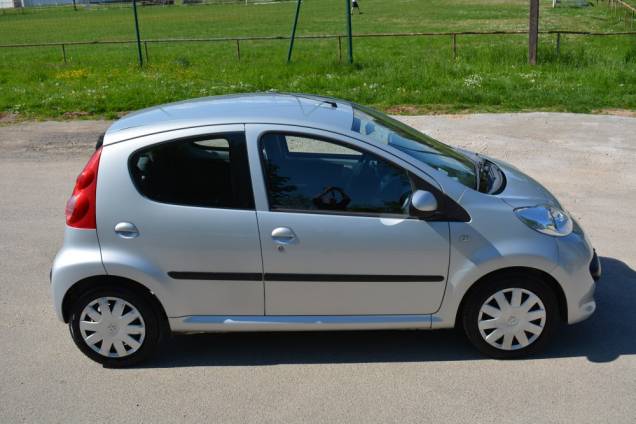 PEUGEOT 107 5 PORTES 1.0 68 CV / BOITE AUTOMATIQUE / CLIMATISATION 10