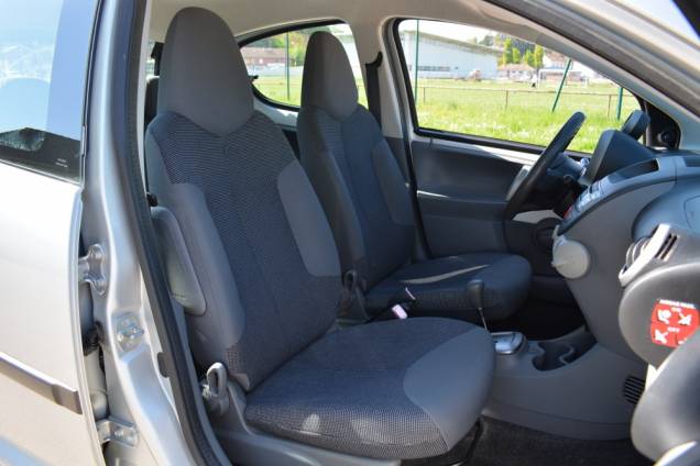 PEUGEOT 107 5 PORTES 1.0 68 CV / BOITE AUTOMATIQUE / CLIMATISATION 12