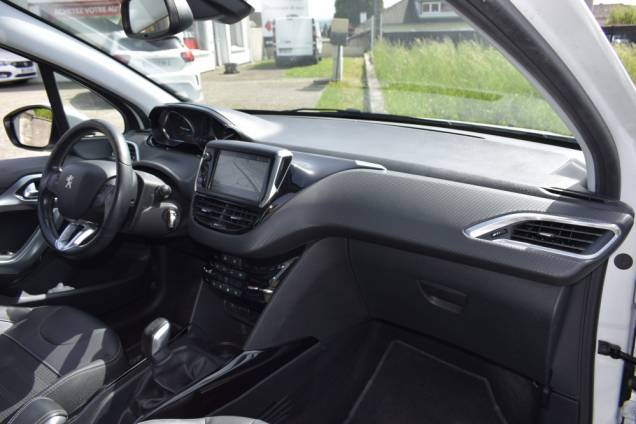 PEUGEOT 2008 ALLURE 110 CV BVM  16
