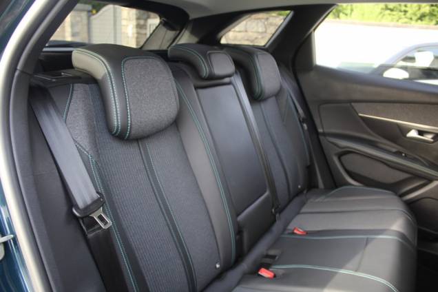 PEUGEOT 3008 ALLURE PACK 225 HYBRID EAT8 / ORIGINE FRANCE 12