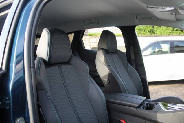 PEUGEOT 3008 ALLURE PACK 225 HYBRID EAT8 / ORIGINE FRANCE 11