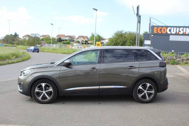 PEUGEOT 5008 ALLURE 2.0 BLUEHDI 180 CV EAT8 / TOIT OUVRANT PANORAMIQUE 4