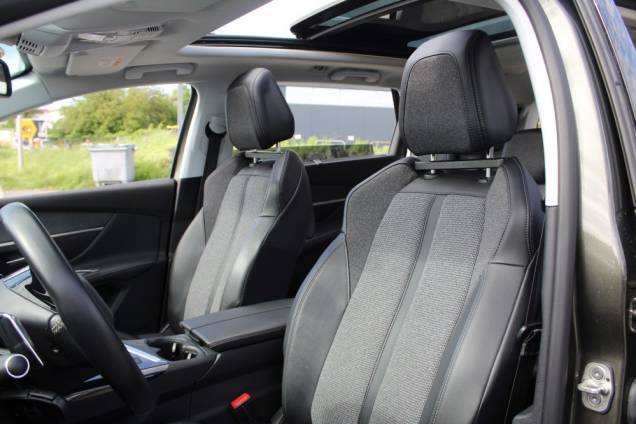 PEUGEOT 5008 ALLURE 2.0 BLUEHDI 180 CV EAT8 / TOIT OUVRANT PANORAMIQUE 11