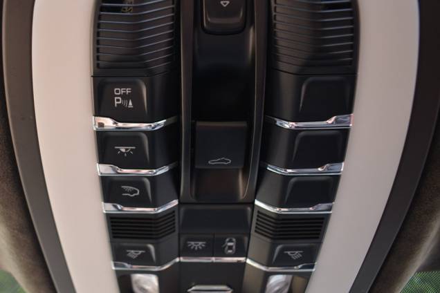 PORSCHE MACAN 3.6 TURBO 400 CV PDK 7 / TOIT OUVRANT PANORAMIQUE / BOSE 21