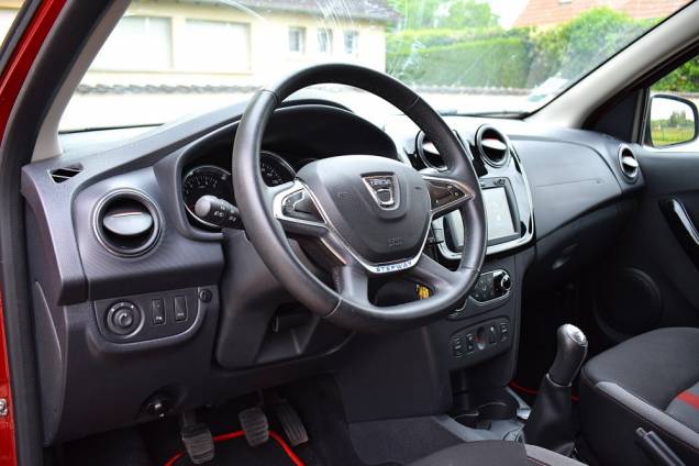 DACIA SANDERO STEPWAY EDITION SPECIALE TECHROAD TCE 90 CV / 1ere MAIN /  29800 KMS / SUIVI COMPLET 9