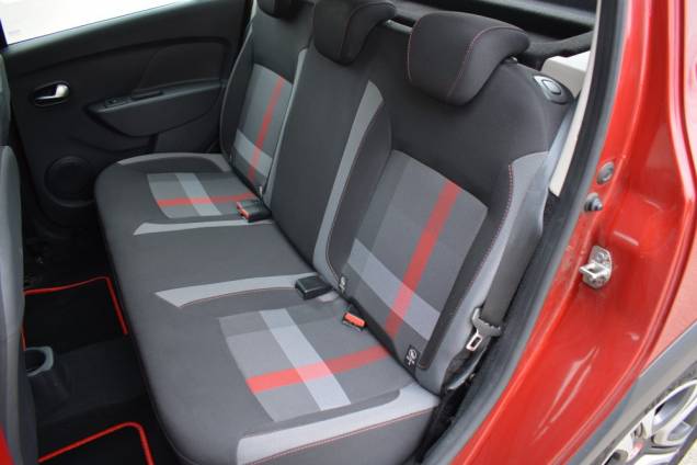 DACIA SANDERO STEPWAY EDITION SPECIALE TECHROAD TCE 90 CV / 1ere MAIN /  29800 KMS / SUIVI COMPLET 12