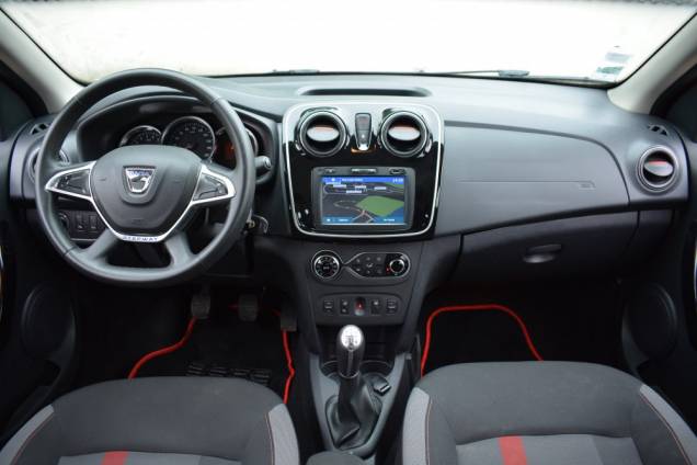 DACIA SANDERO STEPWAY EDITION SPECIALE TECHROAD TCE 90 CV / 1ere MAIN /  29800 KMS / SUIVI COMPLET 13
