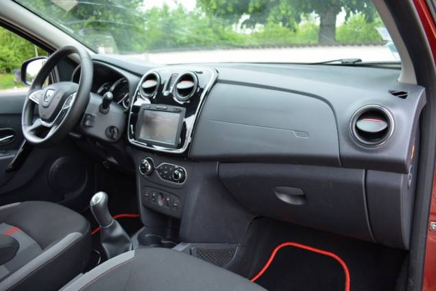 DACIA SANDERO STEPWAY EDITION SPECIALE TECHROAD TCE 90 CV / 1ere MAIN /  29800 KMS / SUIVI COMPLET 22