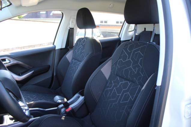 PEUGEOT 2008 STYLE 1.6 HDI 92 CV BVM5 / 1ER MAIN / ORIGINE FRANCE 11