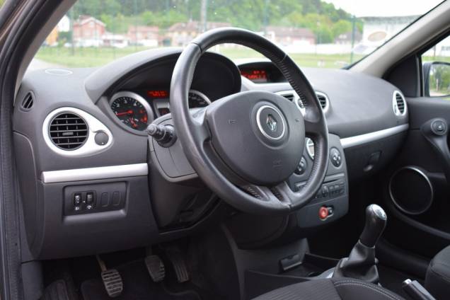RENAULT CLIO ESTATE 1.5 DCI 85 CV 9