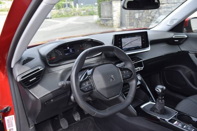 PEUGEOT 2008 ALLURE HDI 110 CV BVM 9