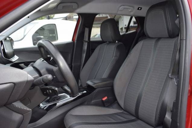 PEUGEOT 2008 ALLURE HDI 110 CV BVM 12