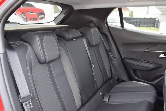 PEUGEOT 2008 ALLURE HDI 110 CV BVM 15