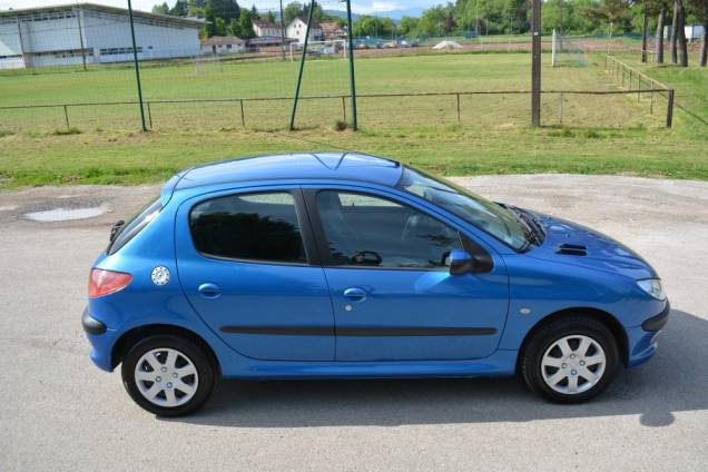 PEUGEOT 206 1.4 75 CV 5 PORTES / BOITE AUTOMATIQUE / 65900 KMS 10