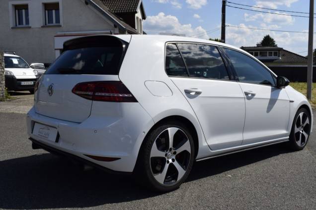 VOLKSWAGEN GOLF GTI 220 CV DSG6 5