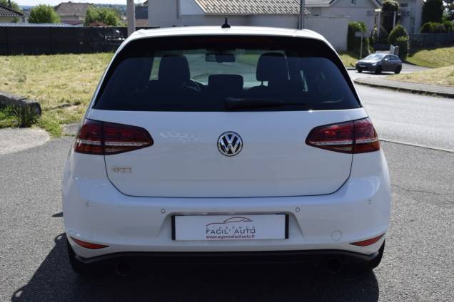 VOLKSWAGEN GOLF GTI 220 CV DSG6 6