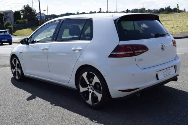 VOLKSWAGEN GOLF GTI 220 CV DSG6 7