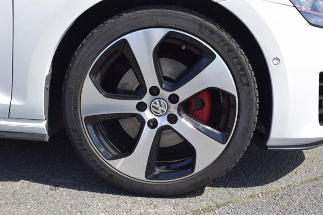 VOLKSWAGEN GOLF GTI 220 CV DSG6 9