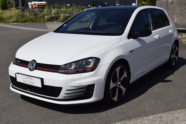 VOLKSWAGEN GOLF GTI 220 CV DSG6 1