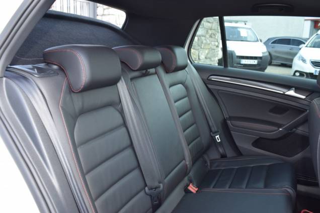 VOLKSWAGEN GOLF GTI 220 CV DSG6 16